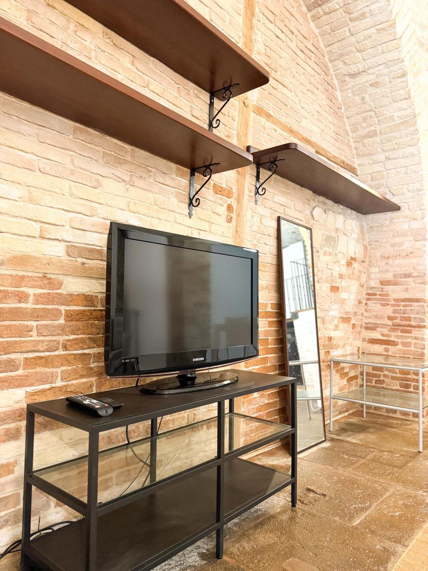 Kalma Brick Arched Loft At Castello * Cagliari