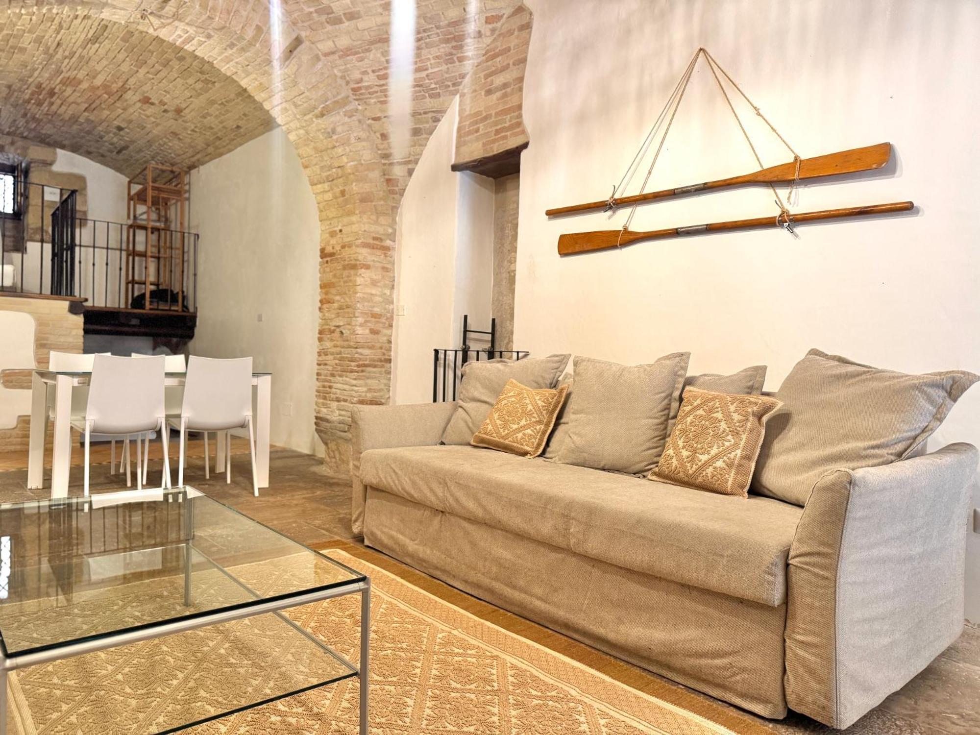 Kalma Brick Arched Loft At Castello Cagliari